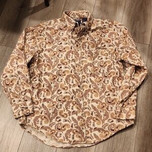 Roundtree & Yorke Outdoors Button Up Shirt